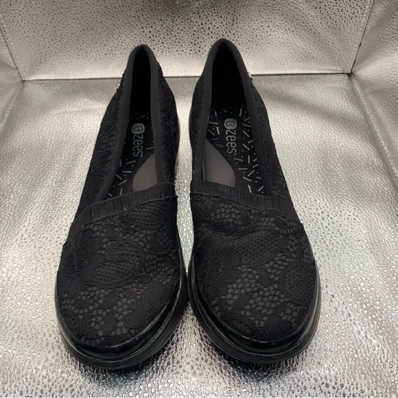 Bzees Slip-On Loafers with Forefoot Strap Detail - Nugget 7M black slip on F5 - Picture 2 of 9